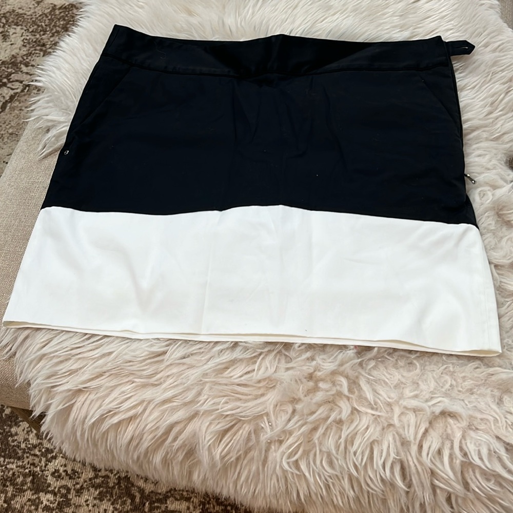 RALPH LAUREN golf skort with lining size 14. Black/white. NWT
